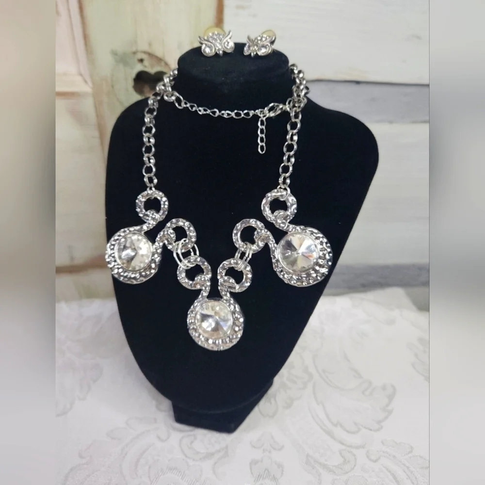 Silvertone Necklace and Earrings Set Owls Choker 24 Inch - Picture 2 of 8
